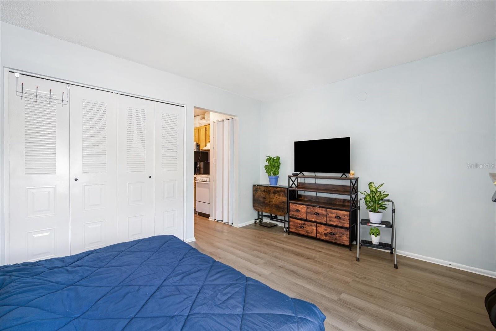 WATERSIDE CONDO II - Residential