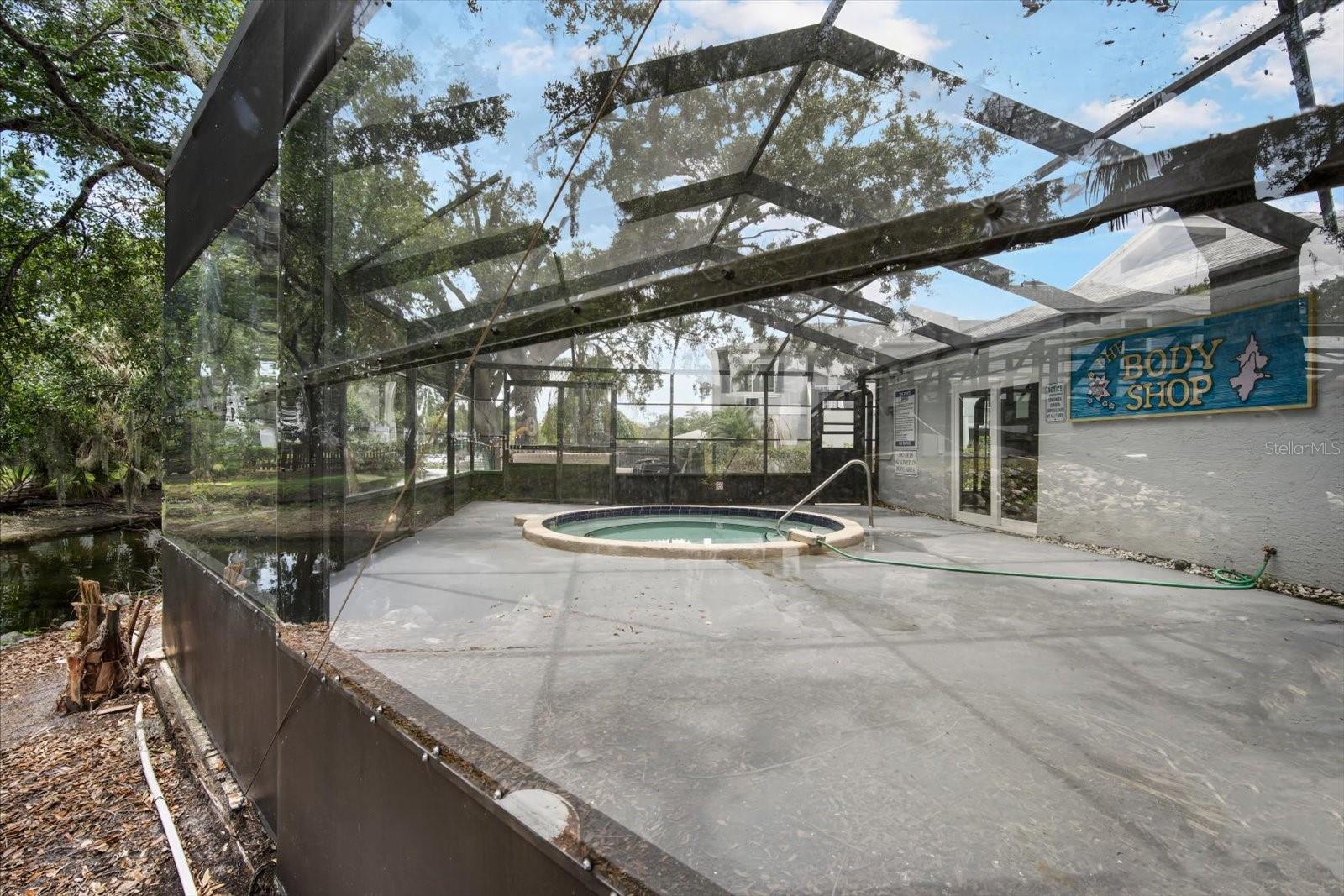 WATERSIDE CONDO II - Residential