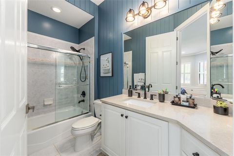 Tiny photo for 708 SE 44th Road, Ocala, FL 34480 (MLS # OM710169)