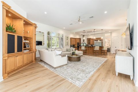 Tiny photo for 708 SE 44th Road, Ocala, FL 34480 (MLS # OM710169)