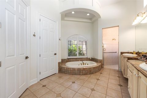 Tiny photo for 708 SE 44th Road, Ocala, FL 34480 (MLS # OM710169)