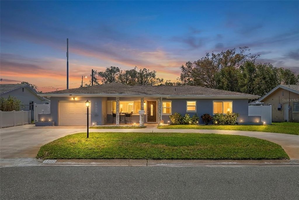 Photo of 1000 59th Avenue S, St Petersburg, FL 33705 (MLS # TB8479812)