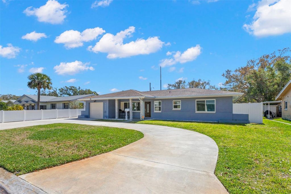 Photo of 1000 59th Avenue S, St Petersburg, FL 33705 (MLS # TB8479812)