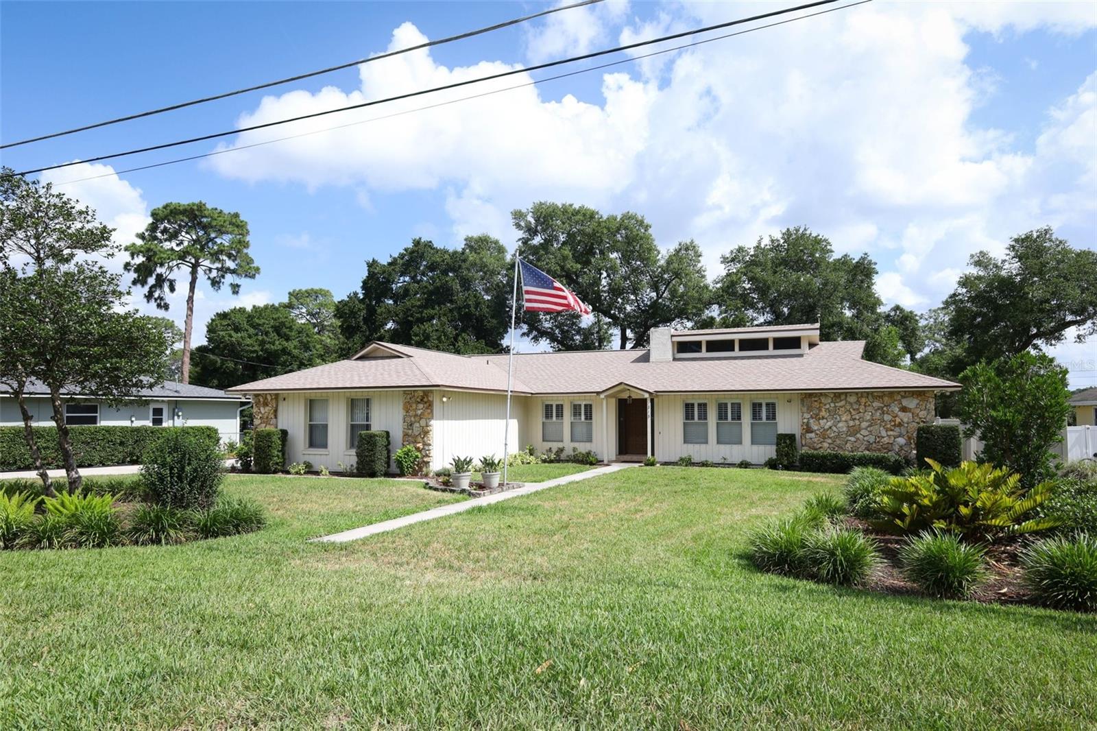 313 WHITE OAK DRIVE