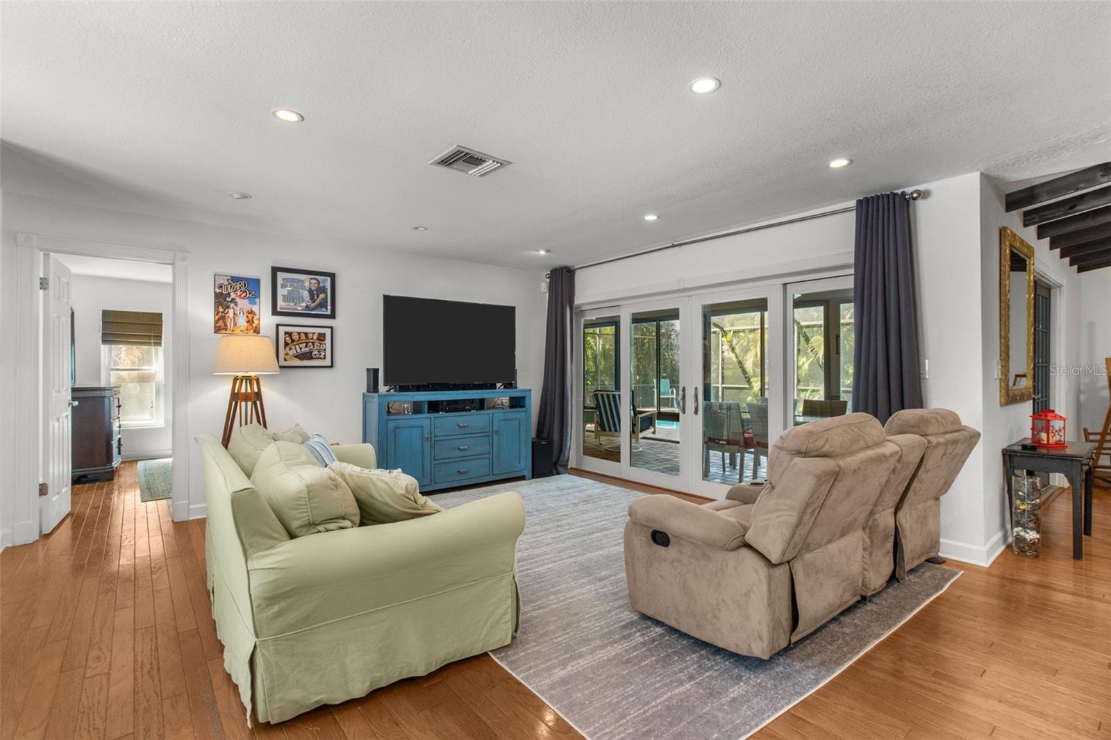 BAY WOODS-UNIT I - Residential