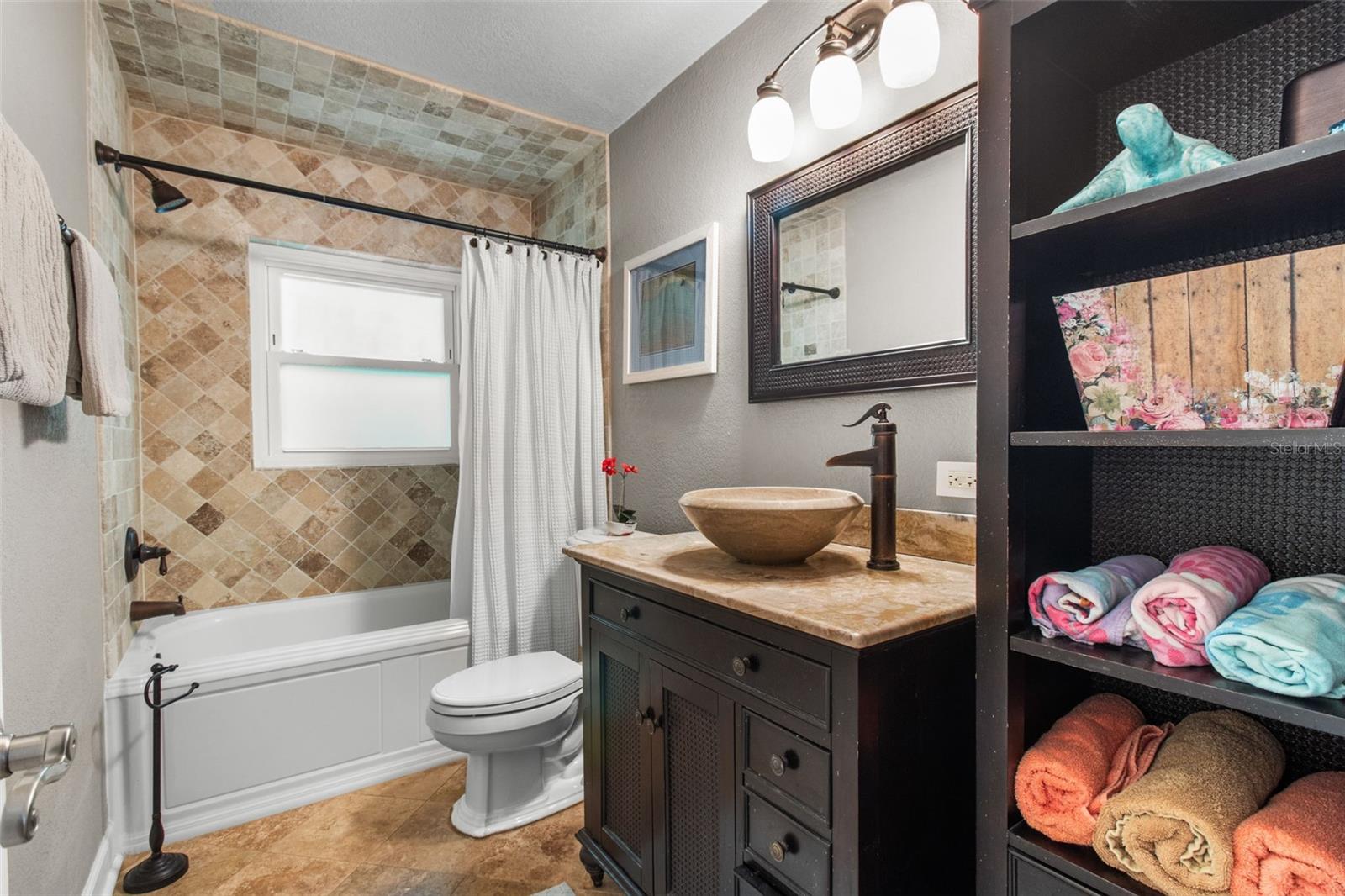 BAY WOODS-UNIT I - Residential