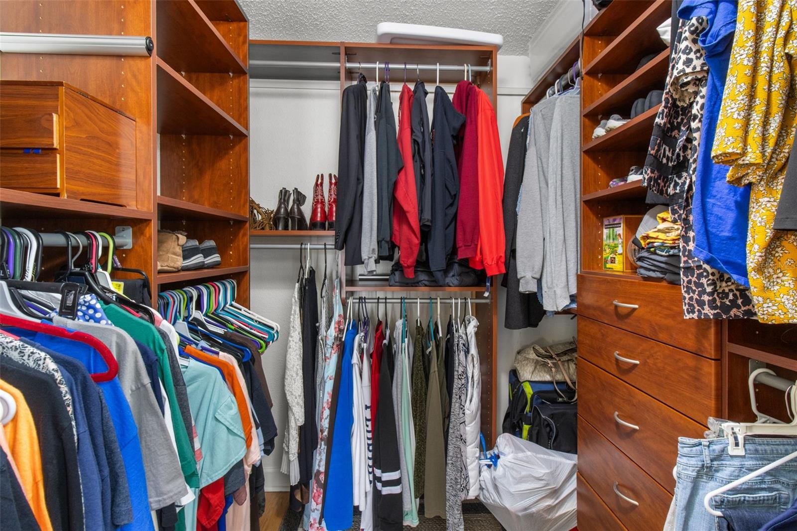 BAY WOODS-UNIT I - Residential