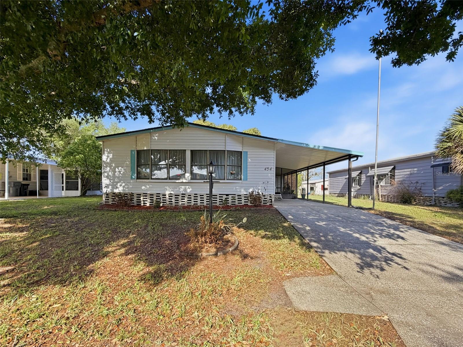 VILLAGE PARK - Residential