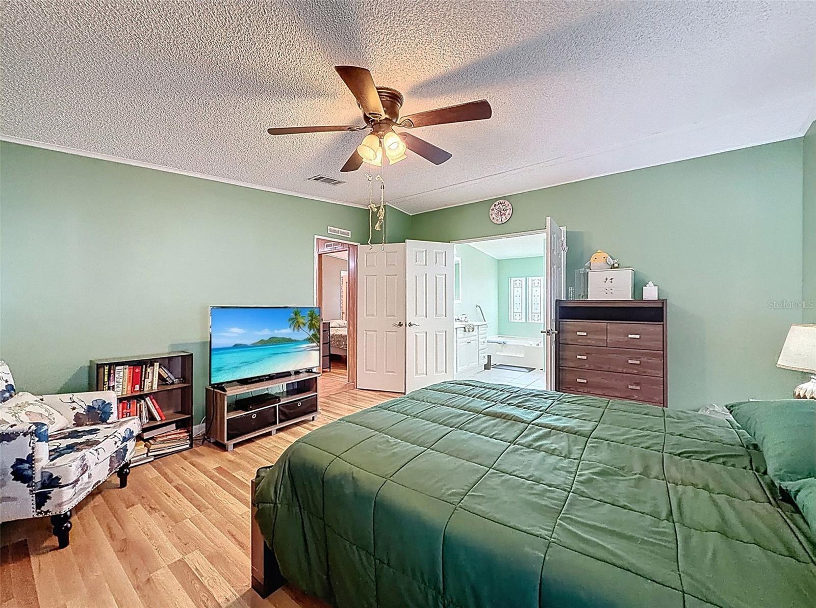 VILLAGE PARK - Residential