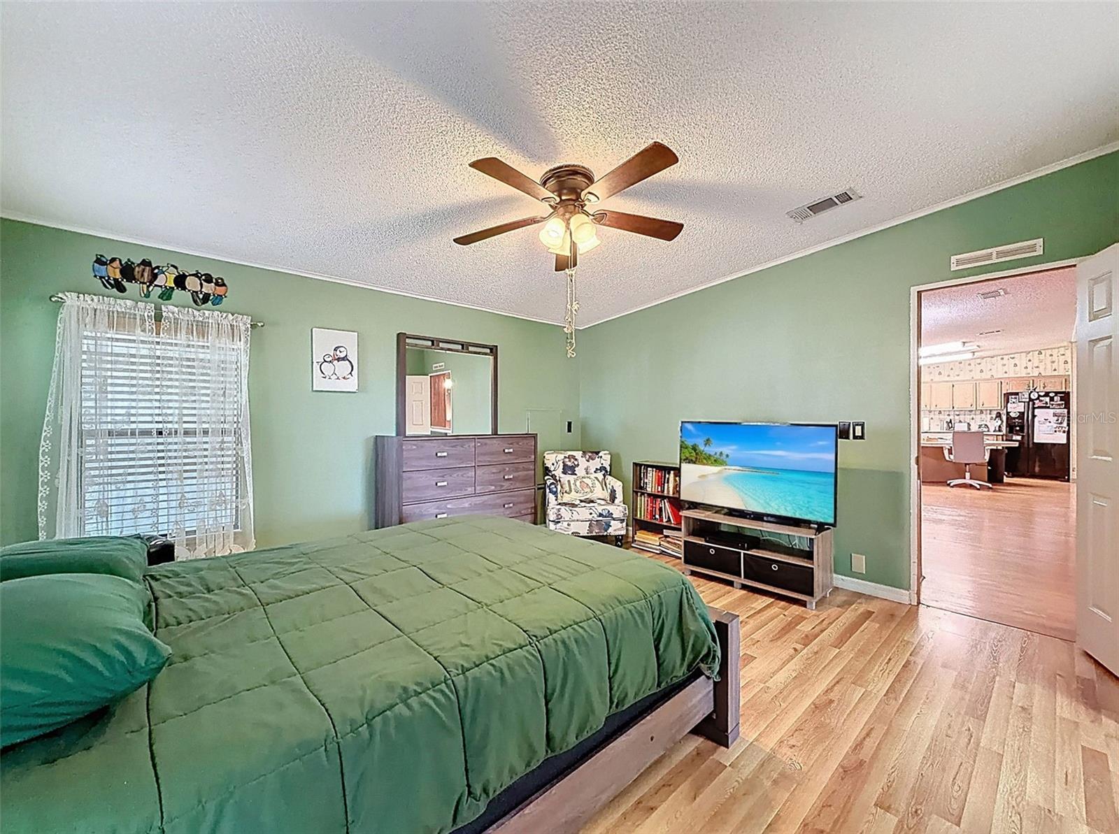 VILLAGE PARK - Residential