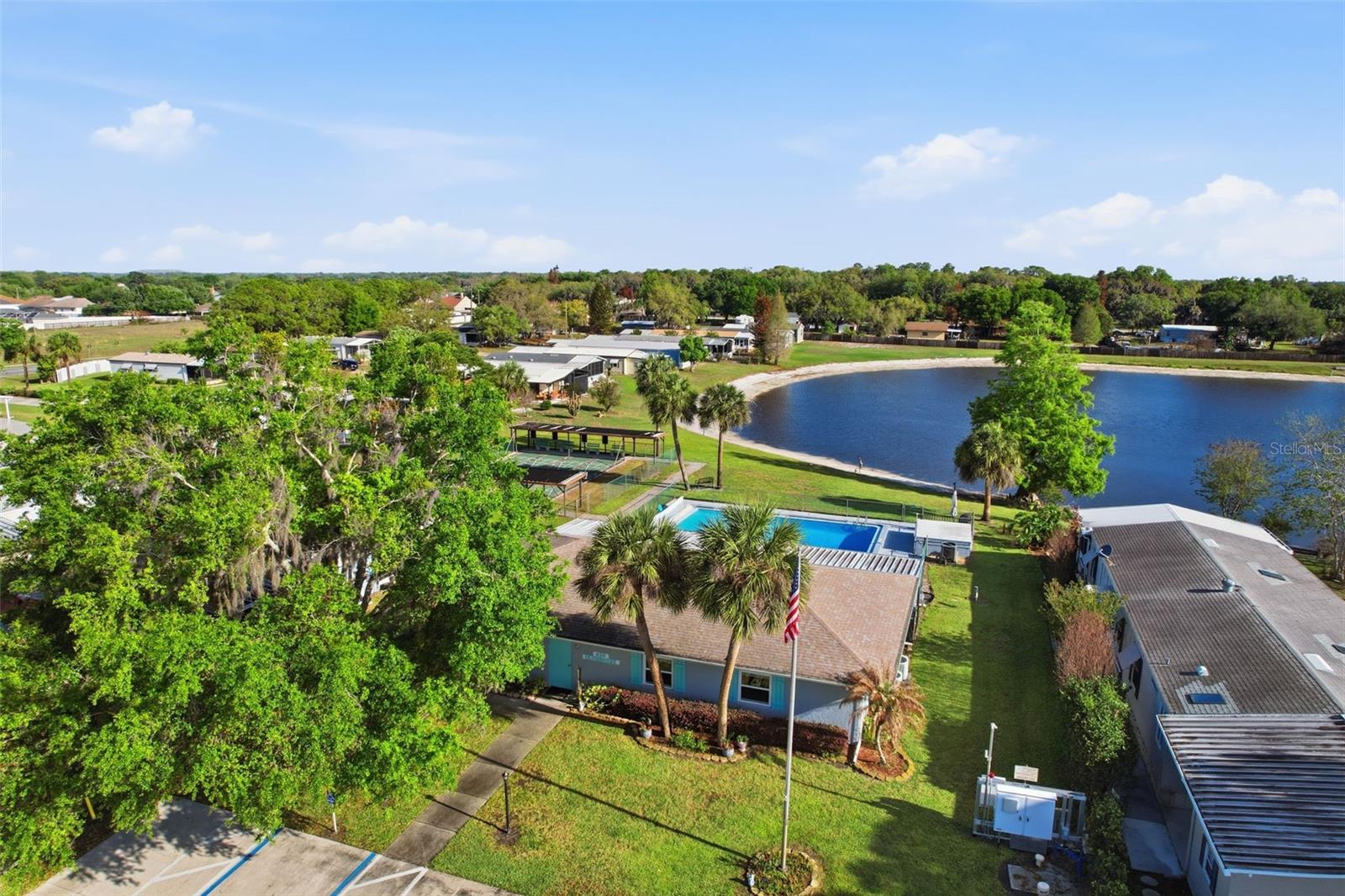 VILLAGE PARK - Residential