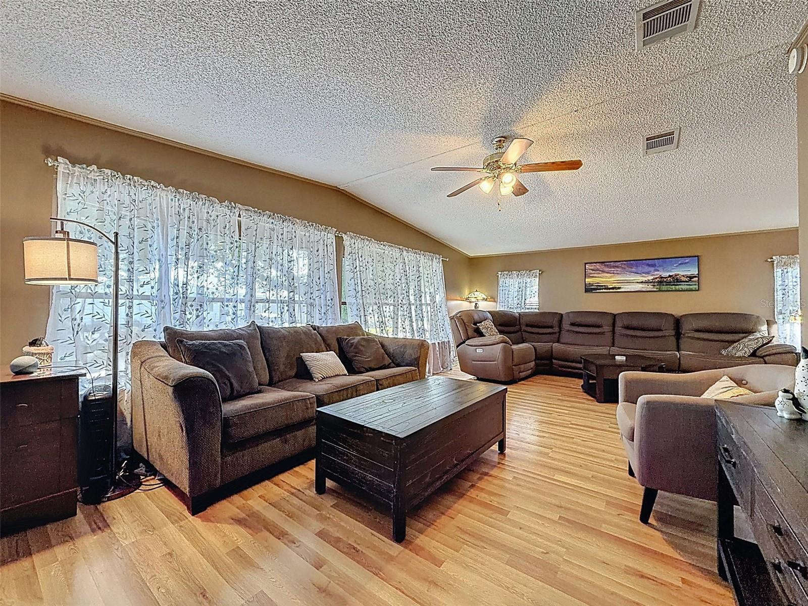 VILLAGE PARK - Residential