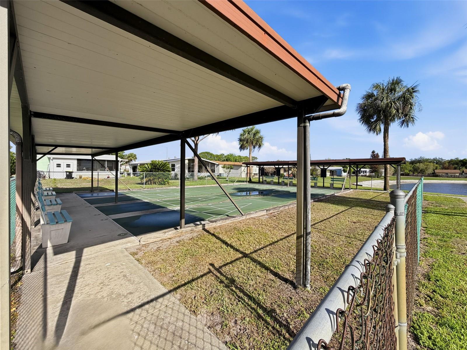 VILLAGE PARK - Residential