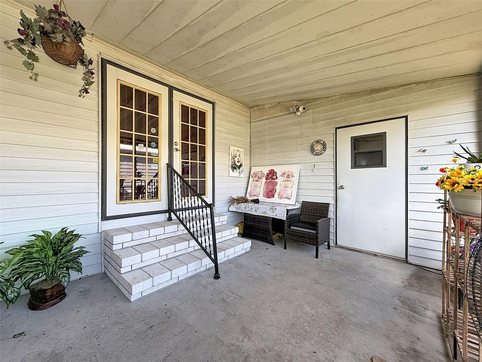 VILLAGE PARK - Residential