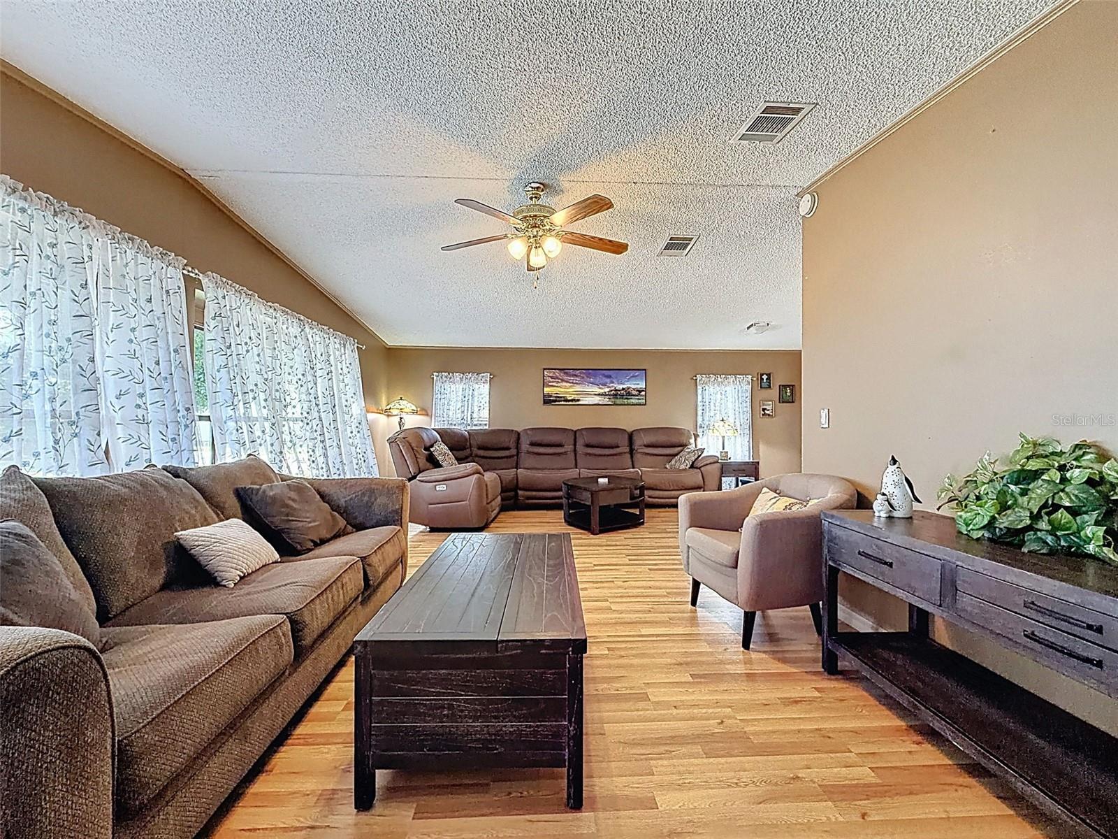 VILLAGE PARK - Residential