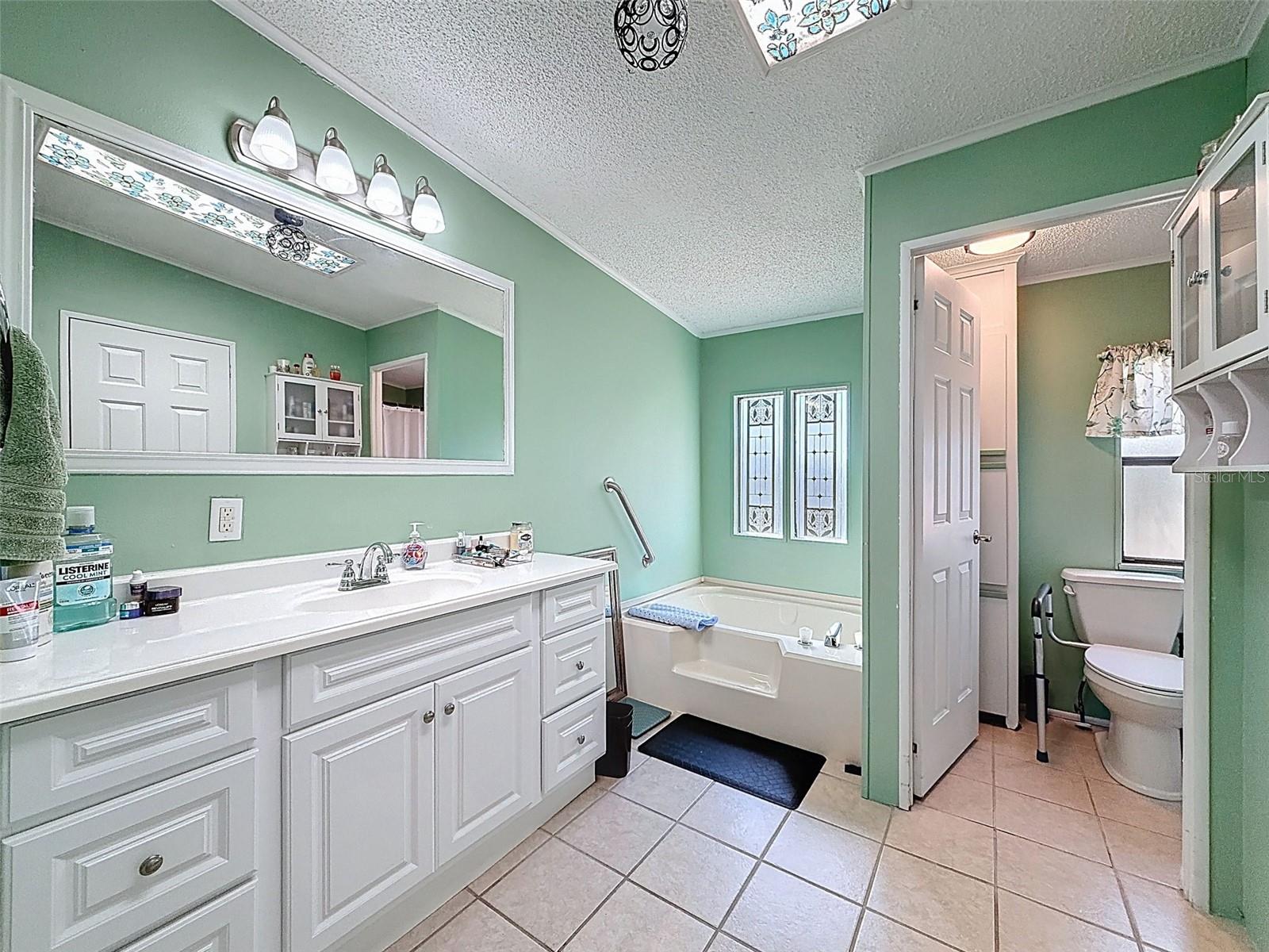 VILLAGE PARK - Residential