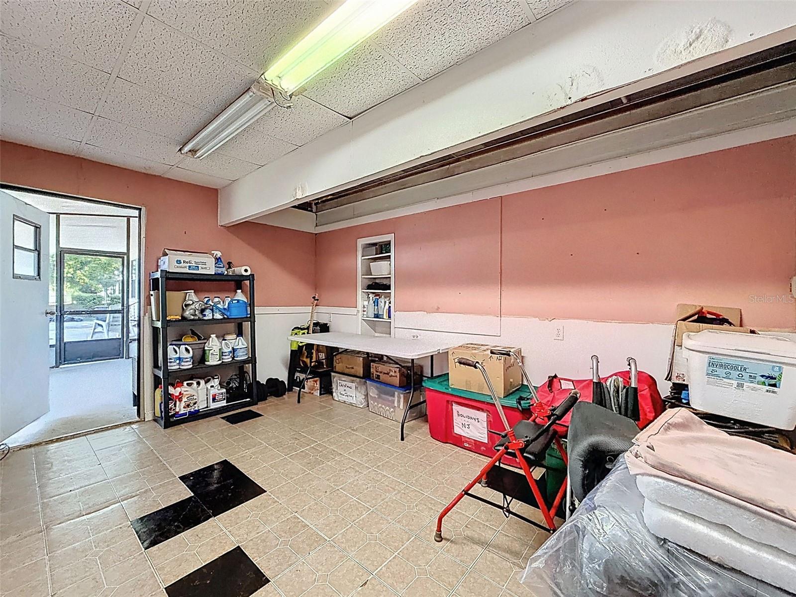 VILLAGE PARK - Residential