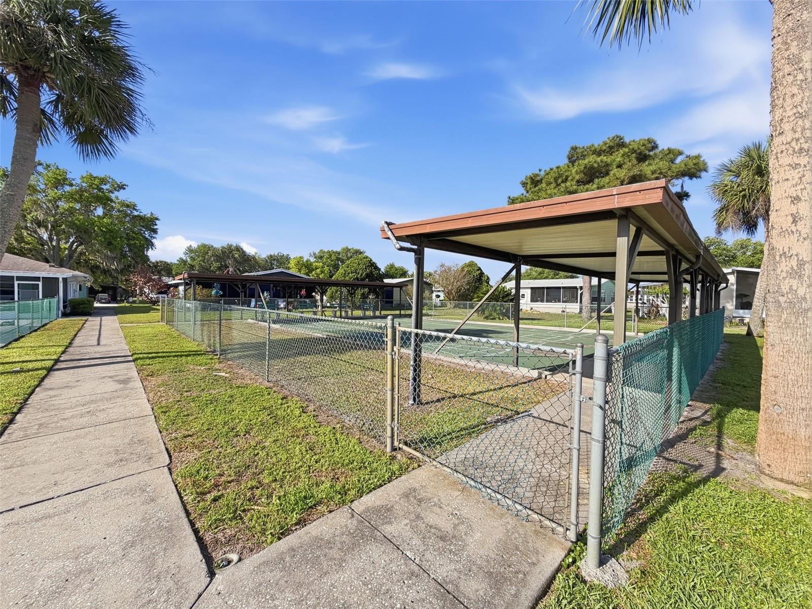 VILLAGE PARK - Residential