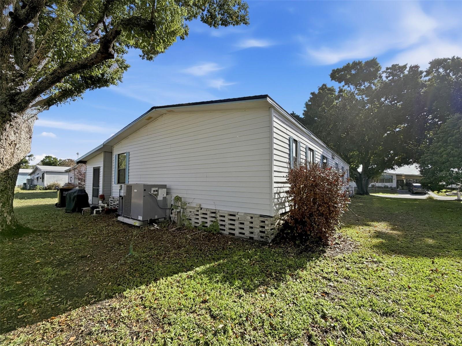 VILLAGE PARK - Residential