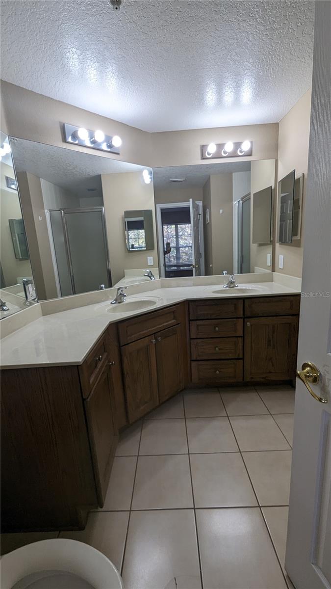 REGENT PARK CONDO PH 26 / - Residential Lease