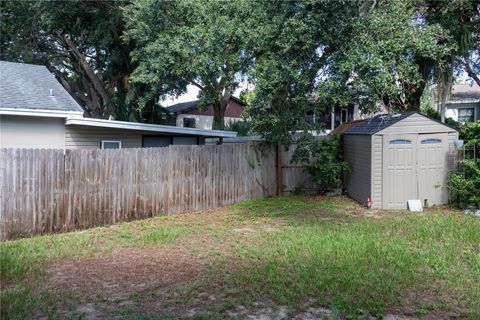 A home in WINTER HAVEN