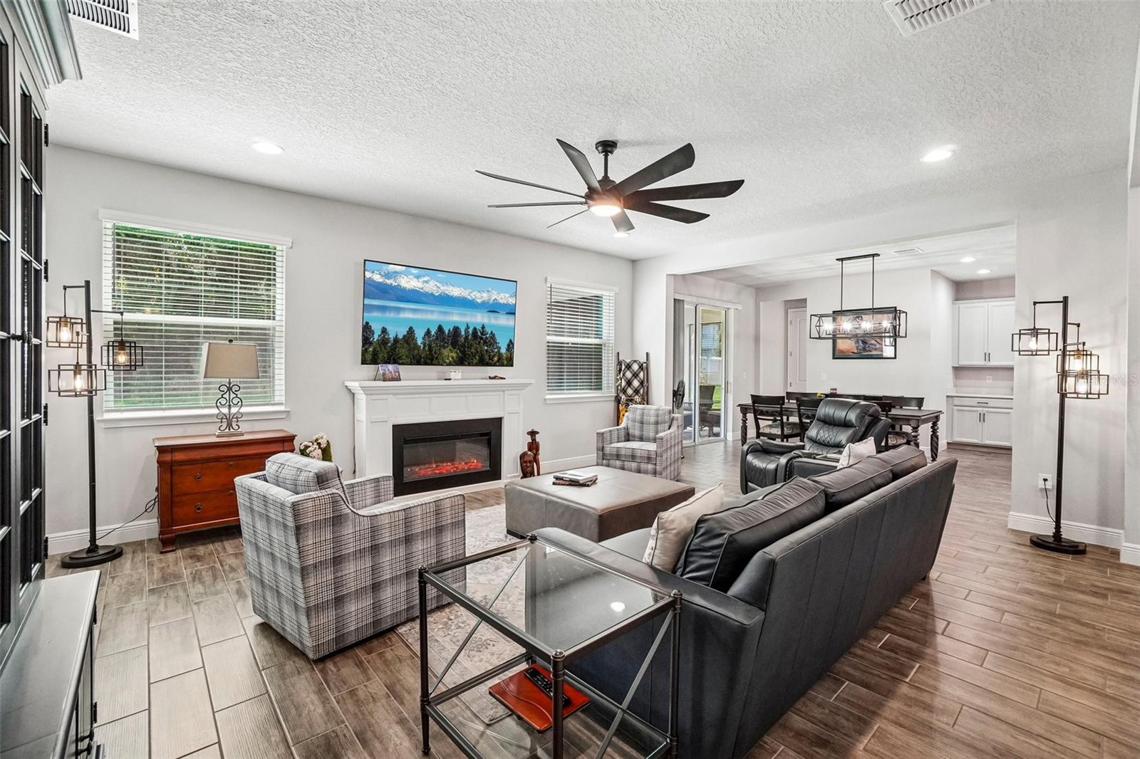 MEADOWGROVE - Residential