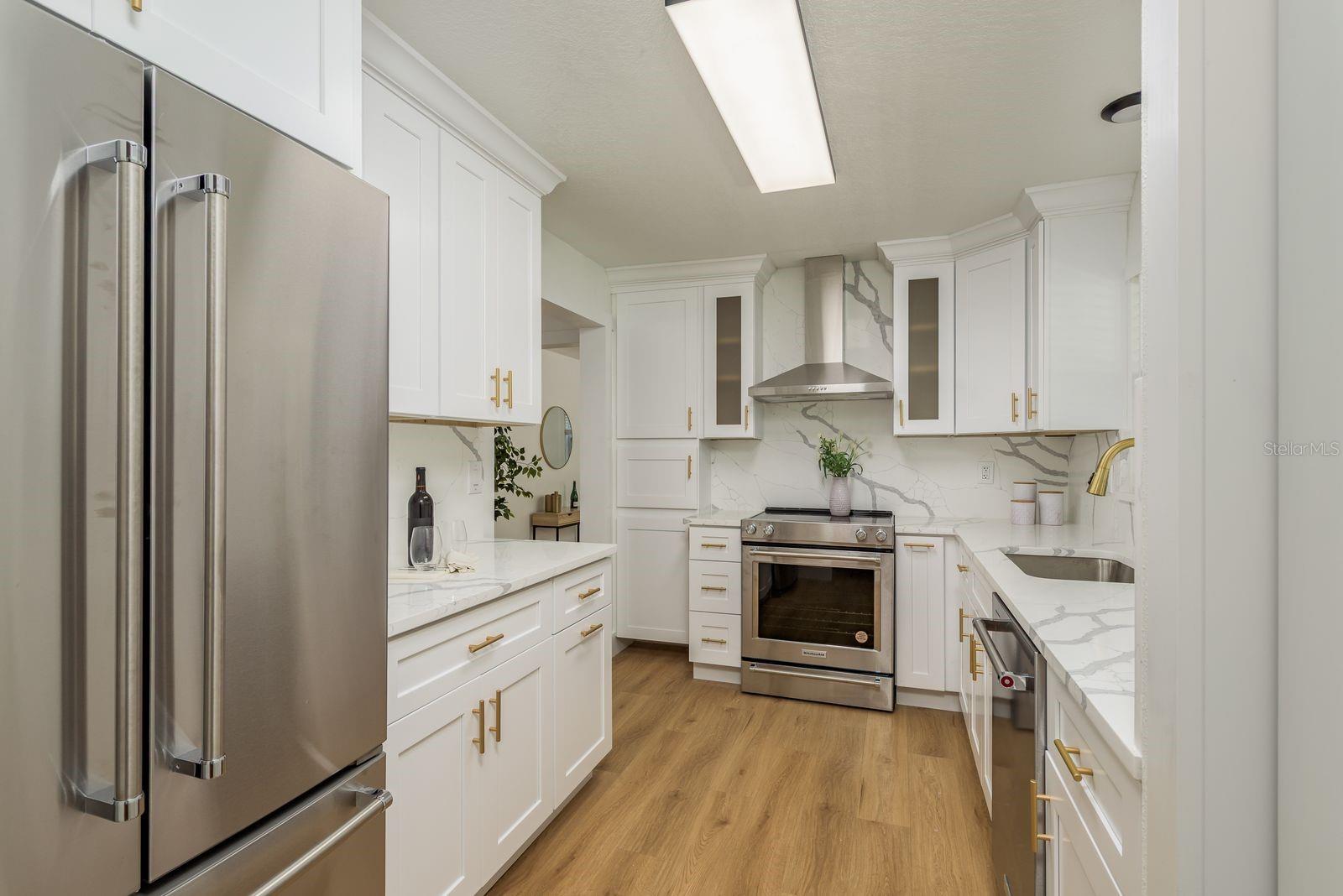 555 7TH STREET S