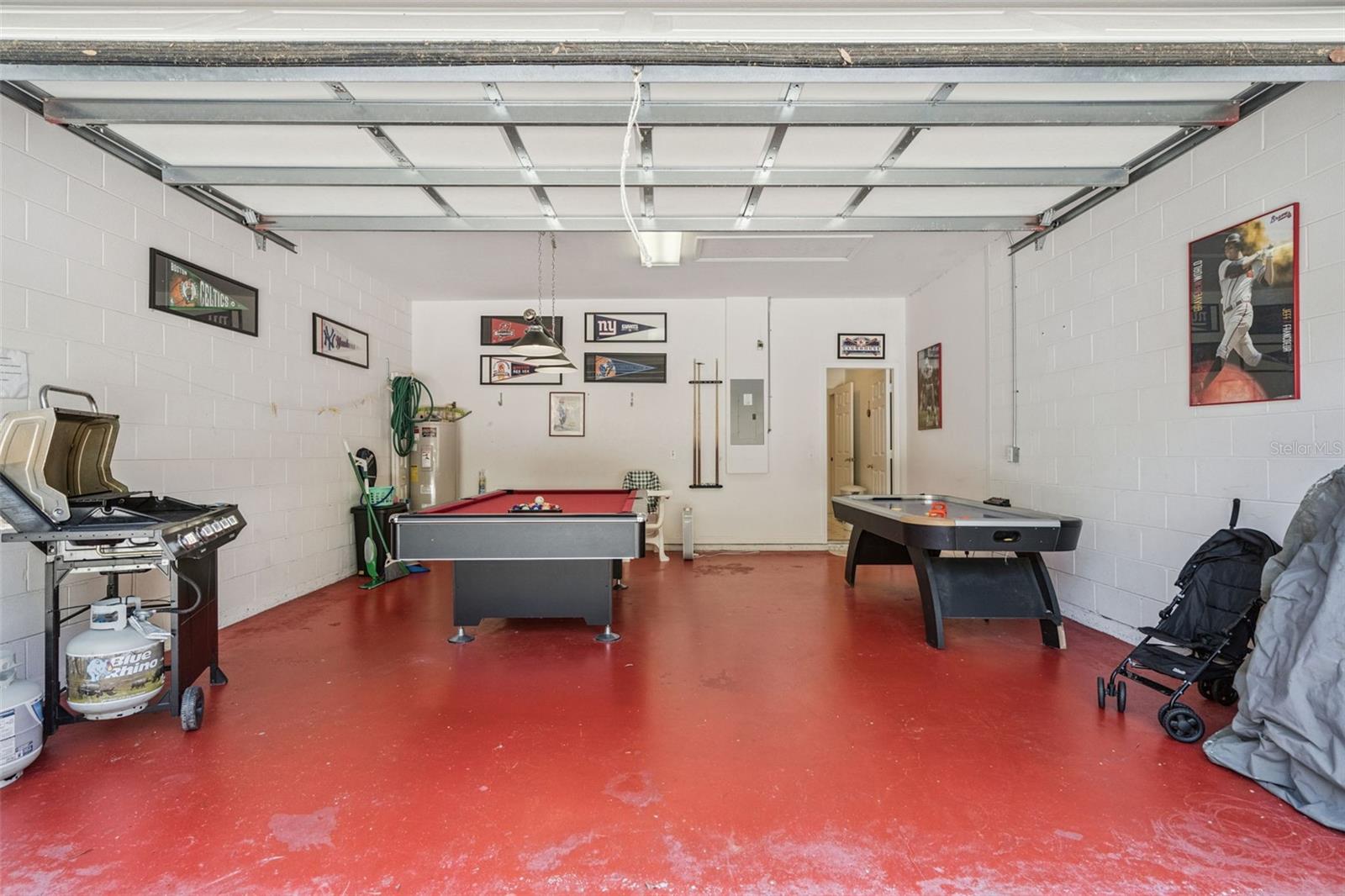 SUNSET LAKES - Residential