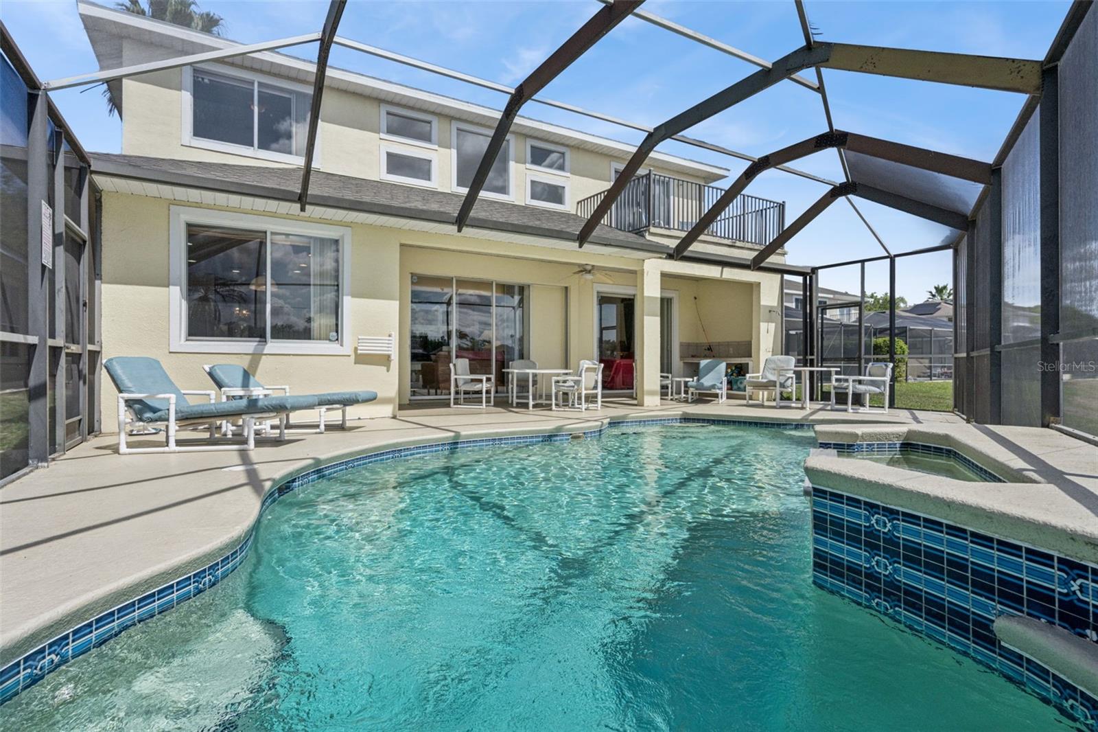 SUNSET LAKES - Residential