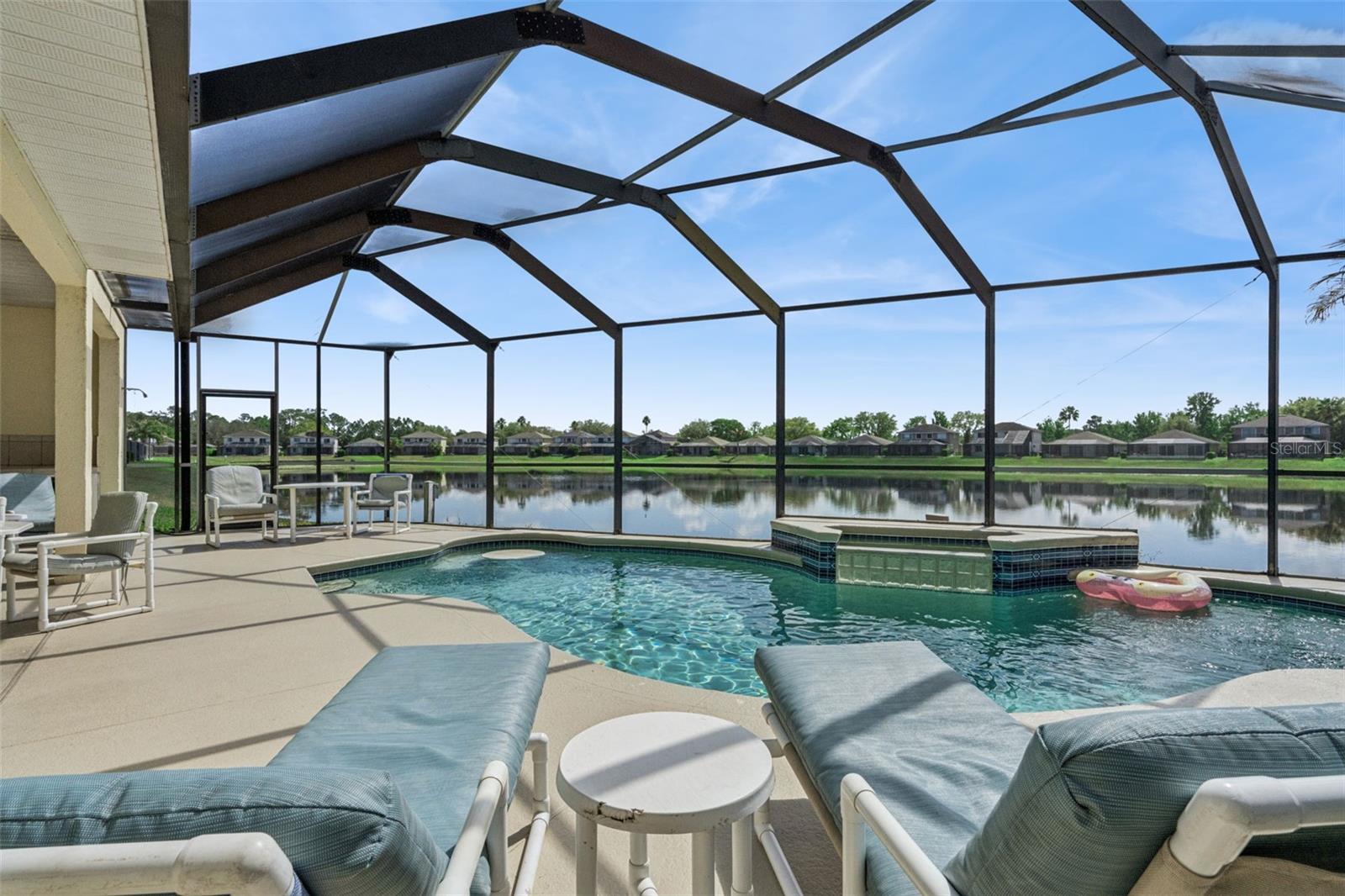 SUNSET LAKES - Residential