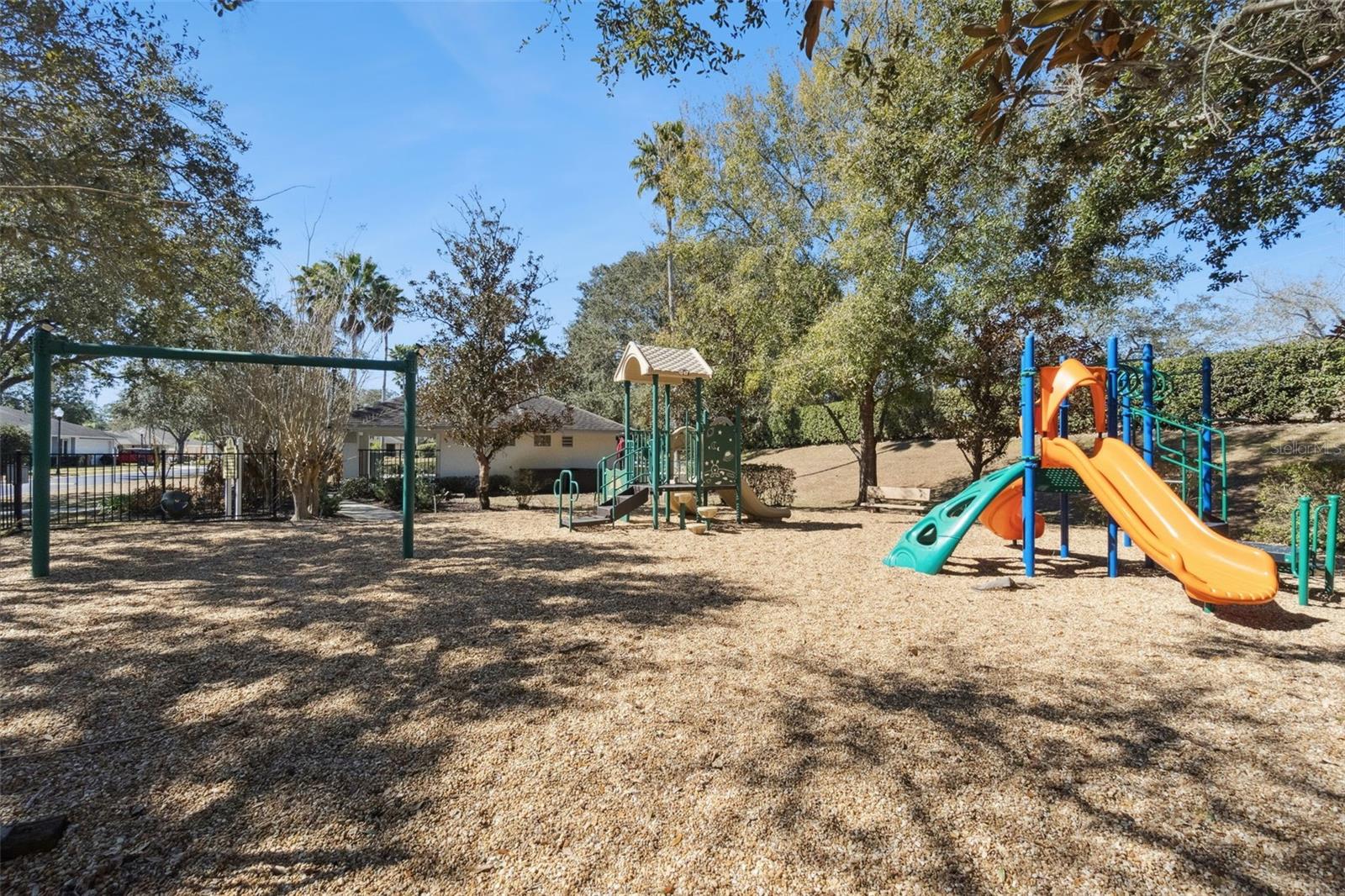 SUNSET LAKES - Residential