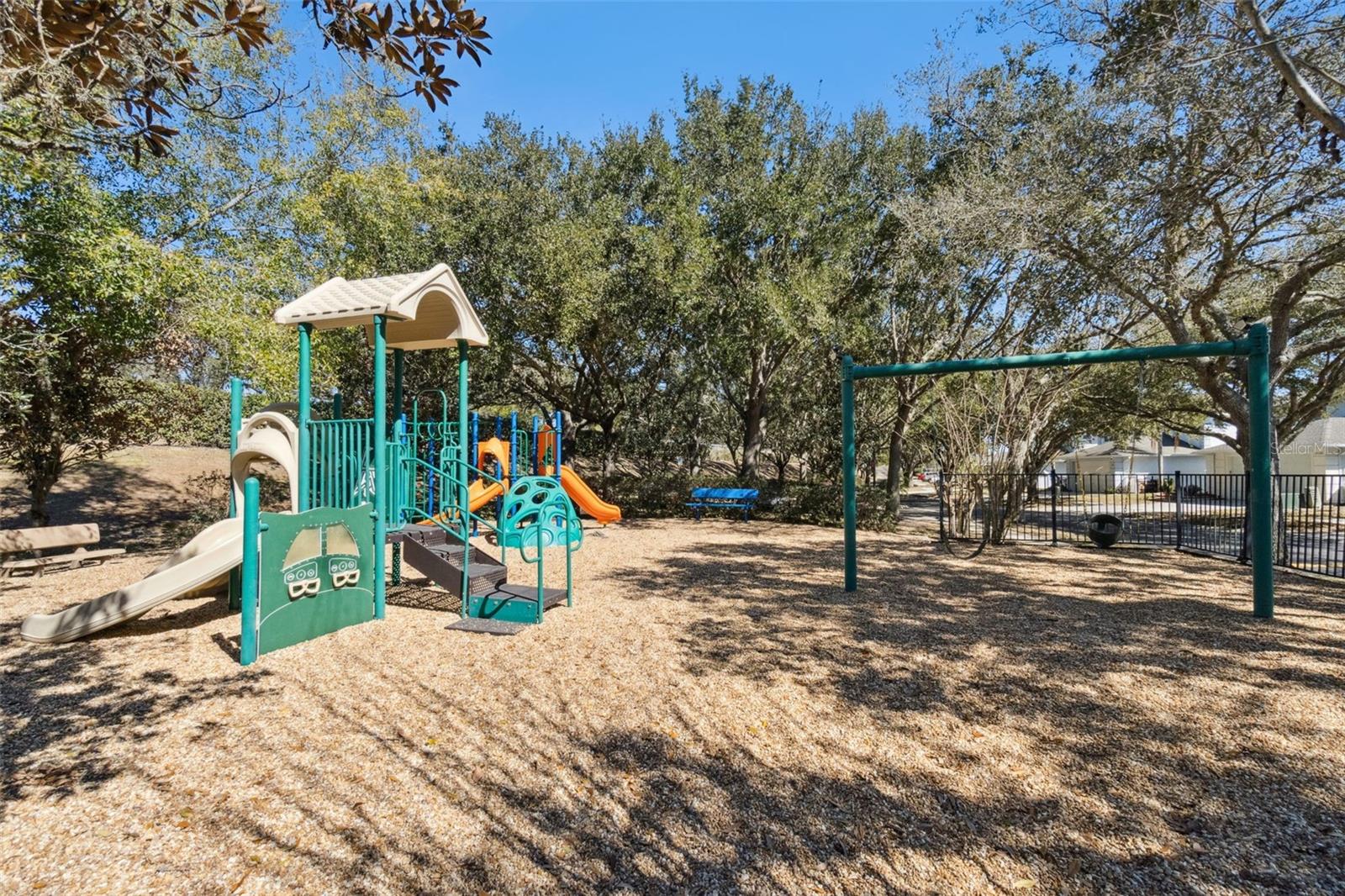 SUNSET LAKES - Residential