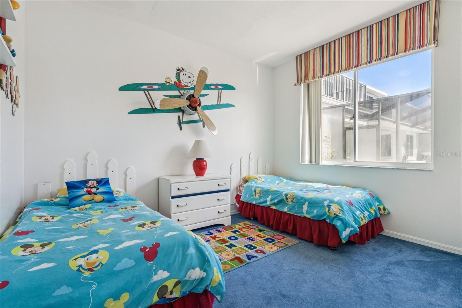 SUNSET LAKES - Residential