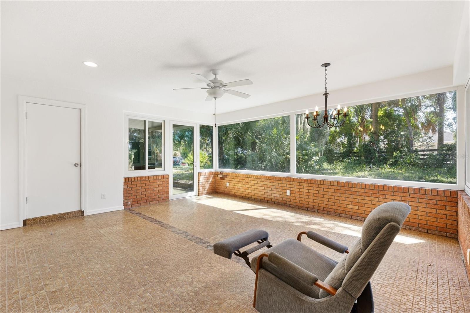 ROLLING HILLS MANOR - Residential