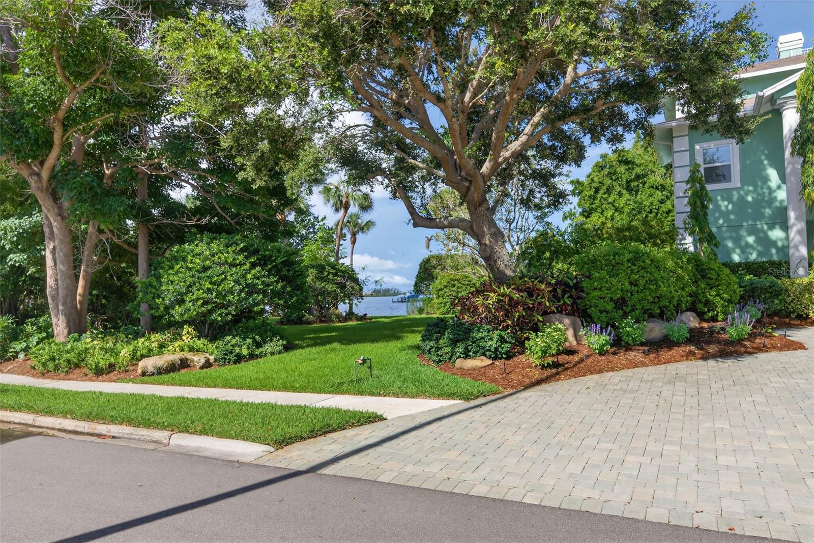 BAYVIEW GROVE - Residential