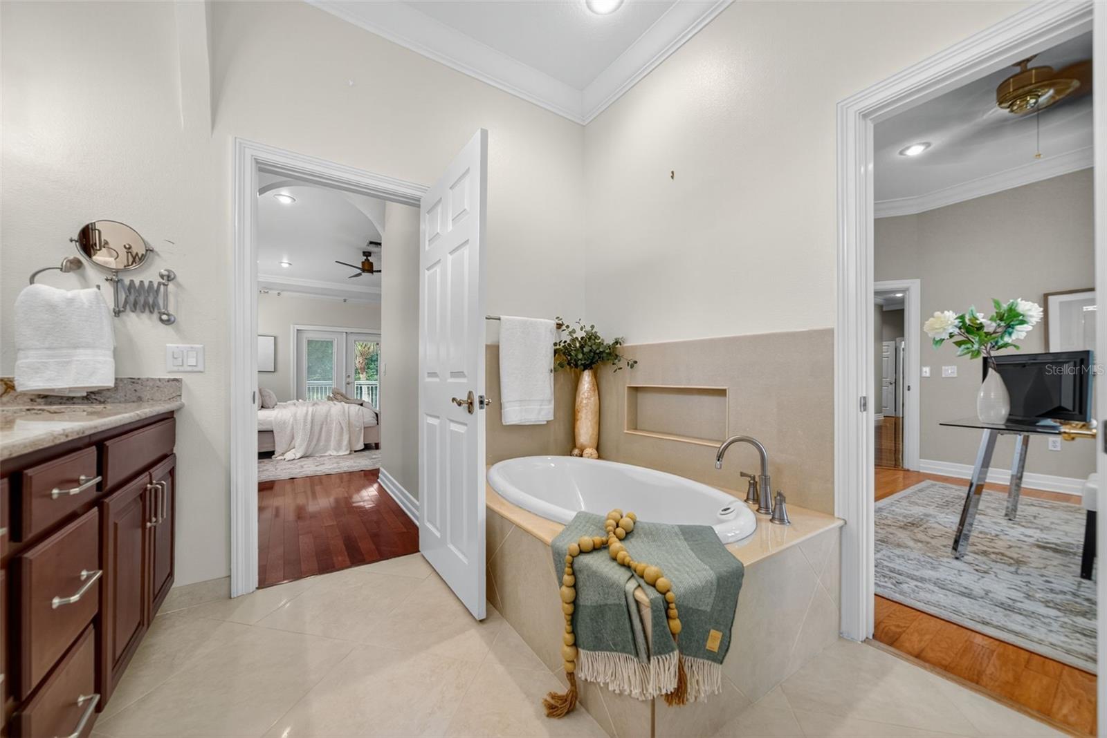 BAYVIEW GROVE - Residential