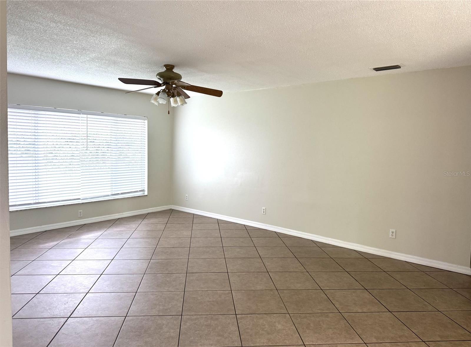 3645 E COUNTRY SIDE DRIVE