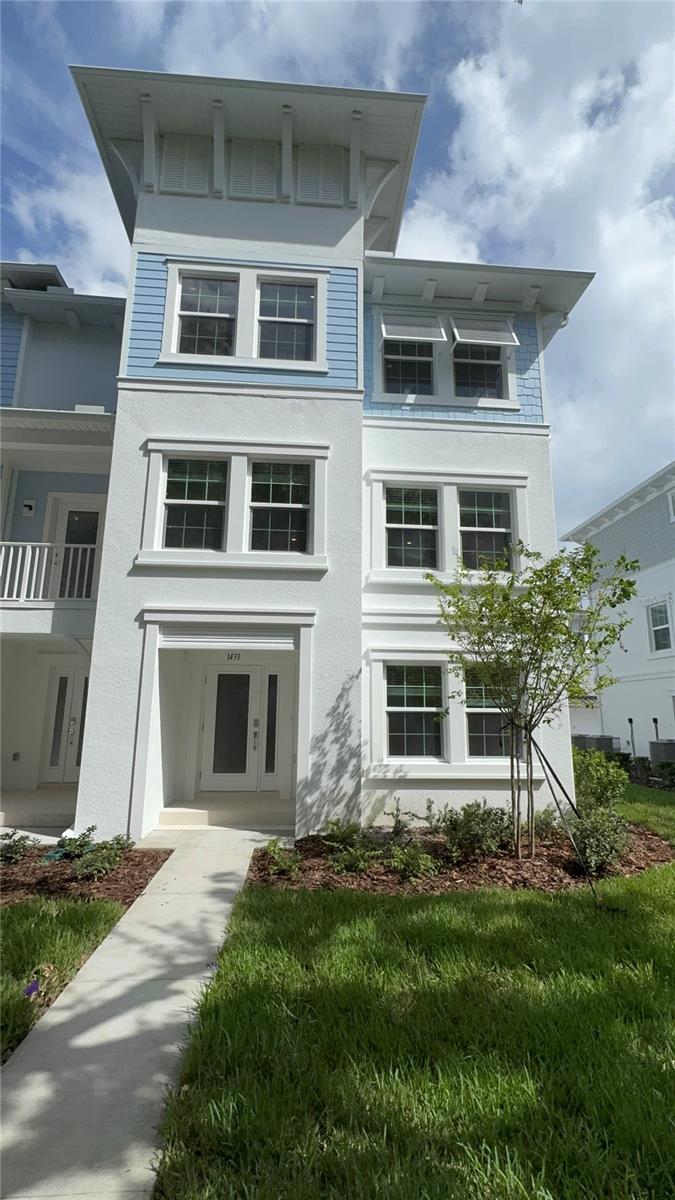 Photo of 1433 W Chestnut Street, Tampa, FL 33607 (MLS # J1005463)