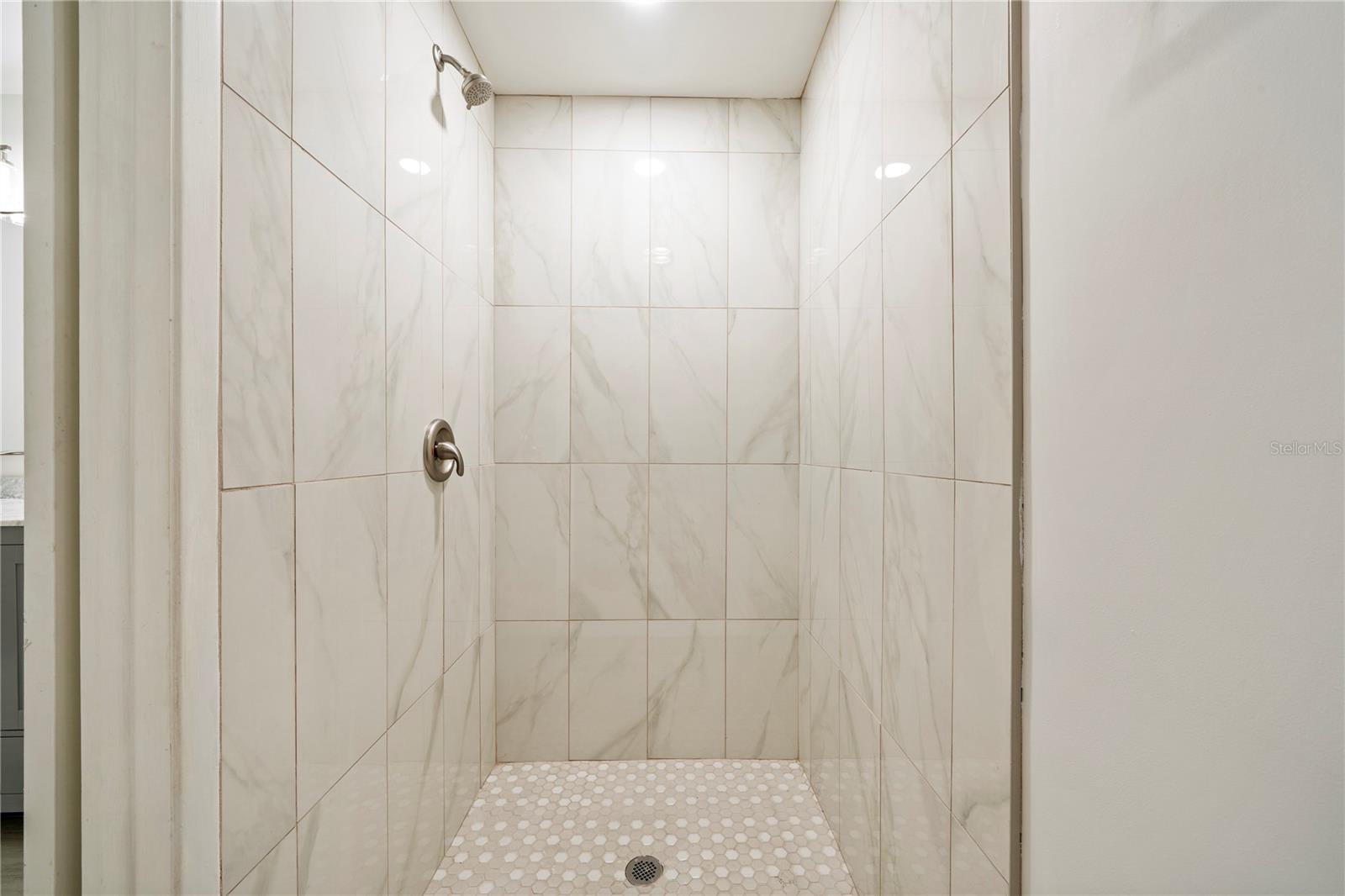 CARROLLWOOD SUB UNIT 2 - Residential