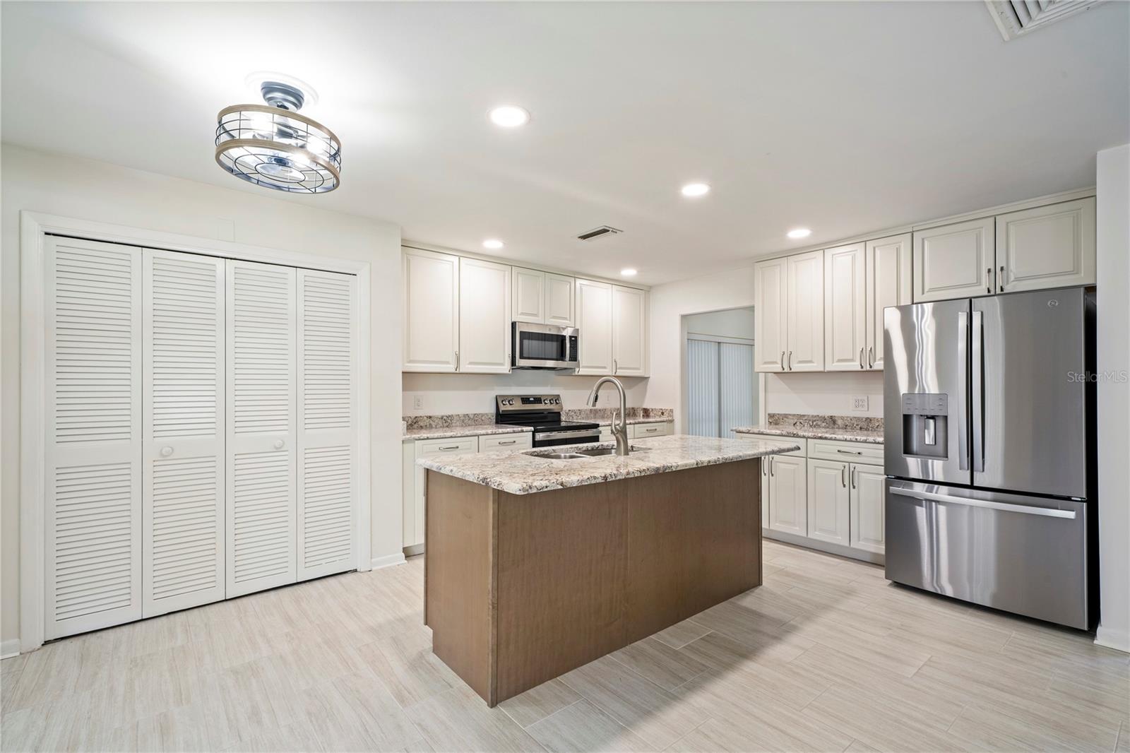 CARROLLWOOD SUB UNIT 2 - Residential
