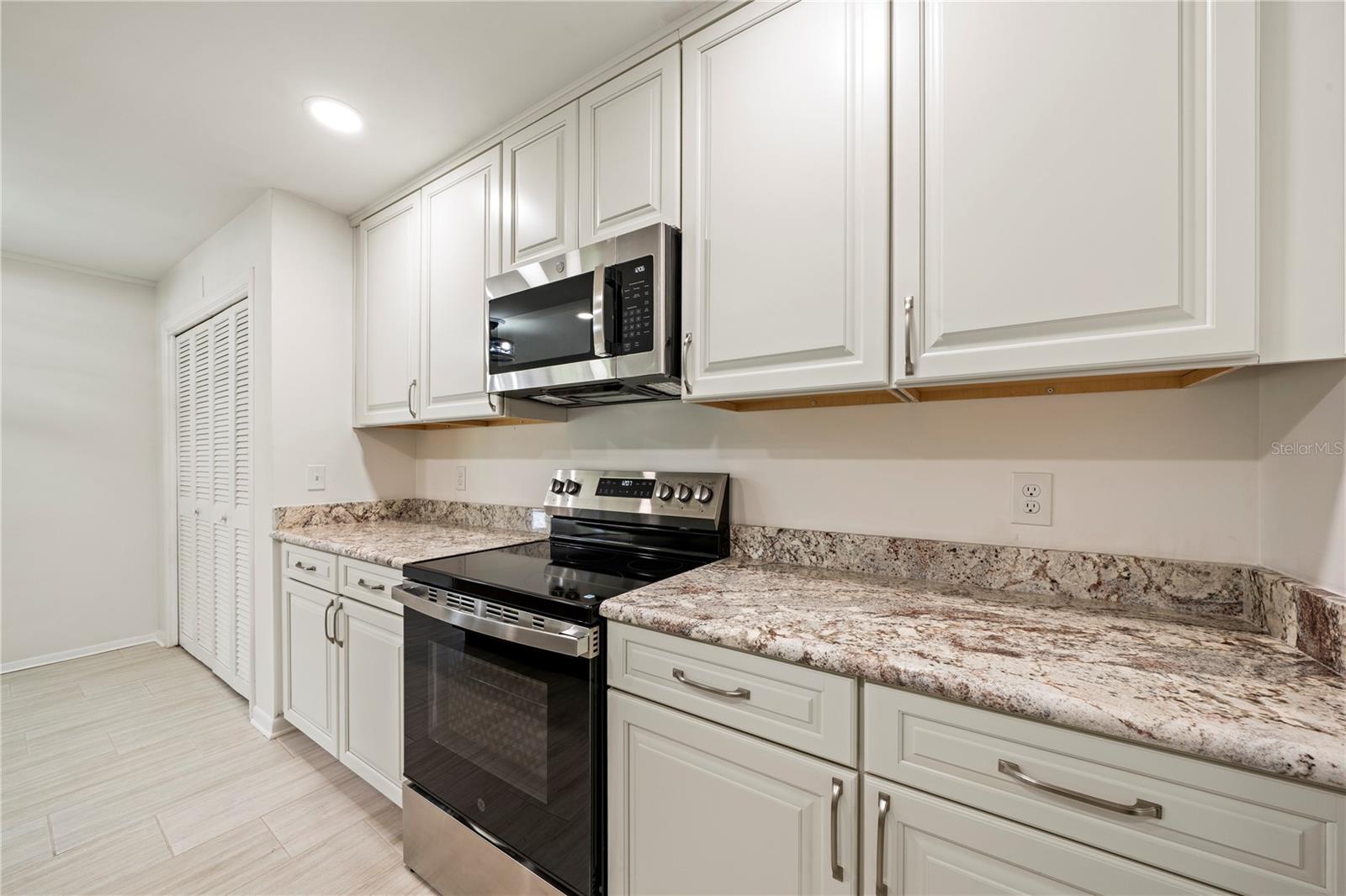 CARROLLWOOD SUB UNIT 2 - Residential