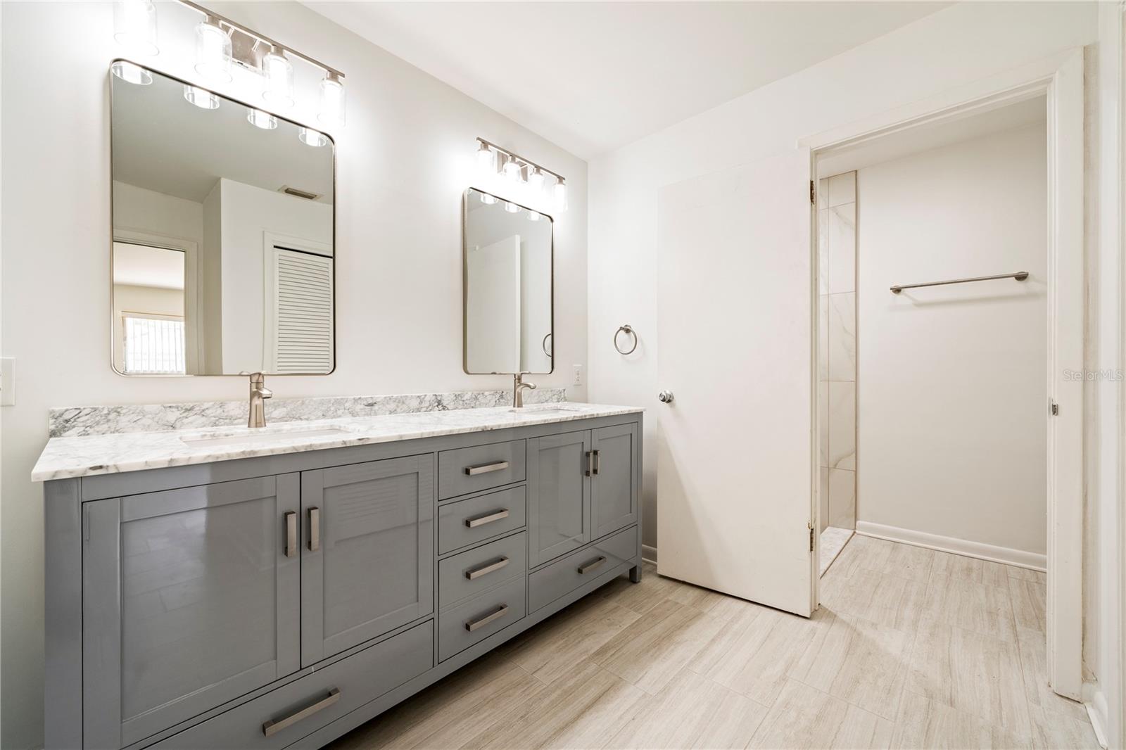 CARROLLWOOD SUB UNIT 2 - Residential