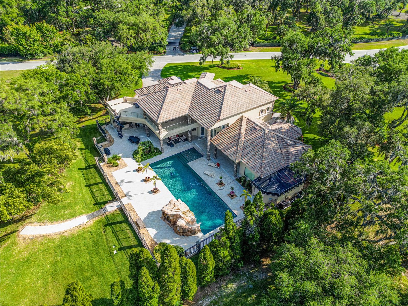 410 CANTERWOOD DRIVE