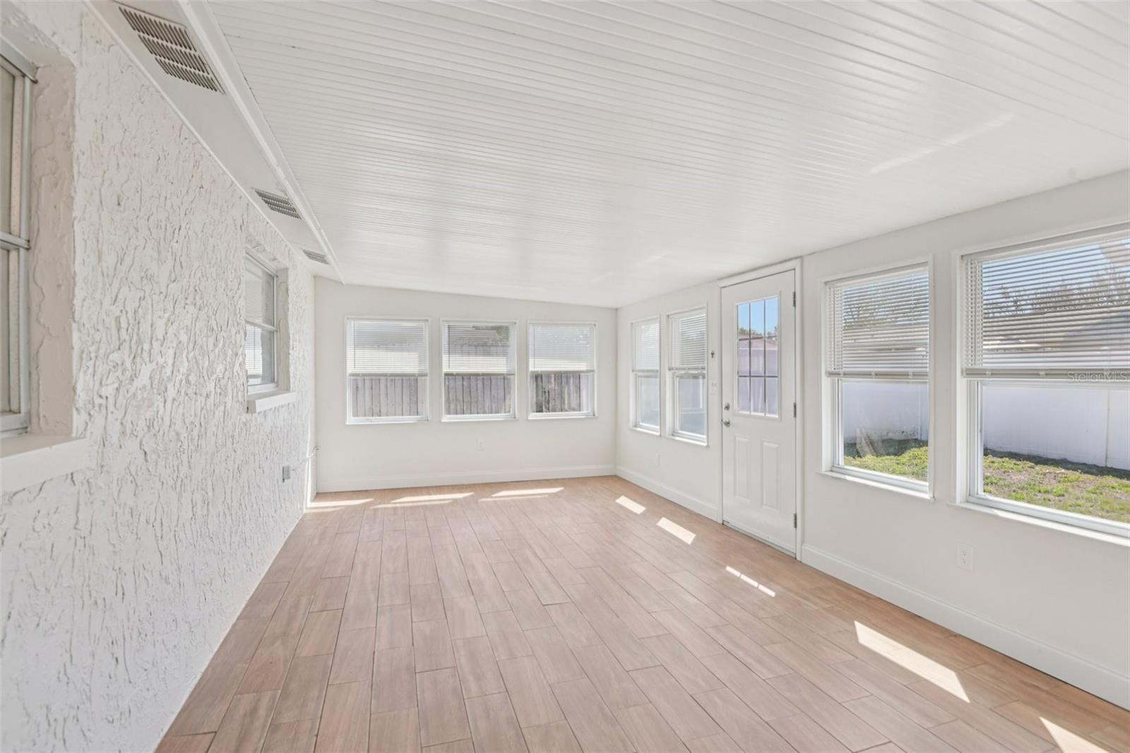 EMBASSY HILLS - Residential