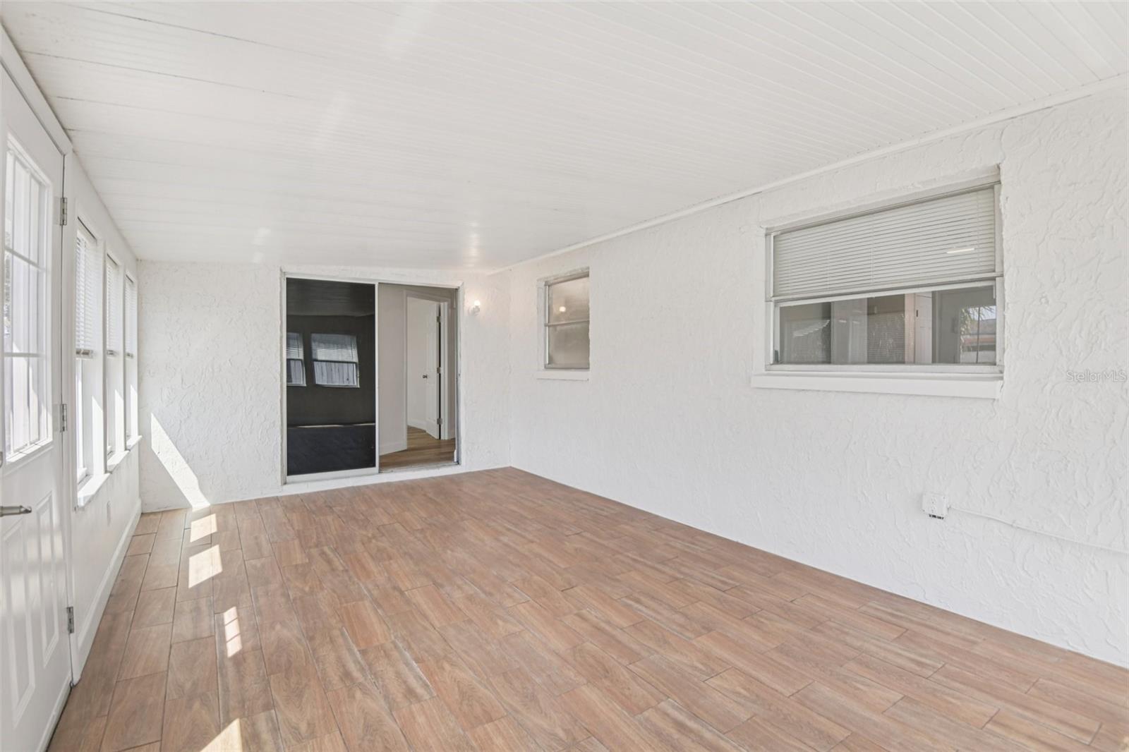 EMBASSY HILLS - Residential