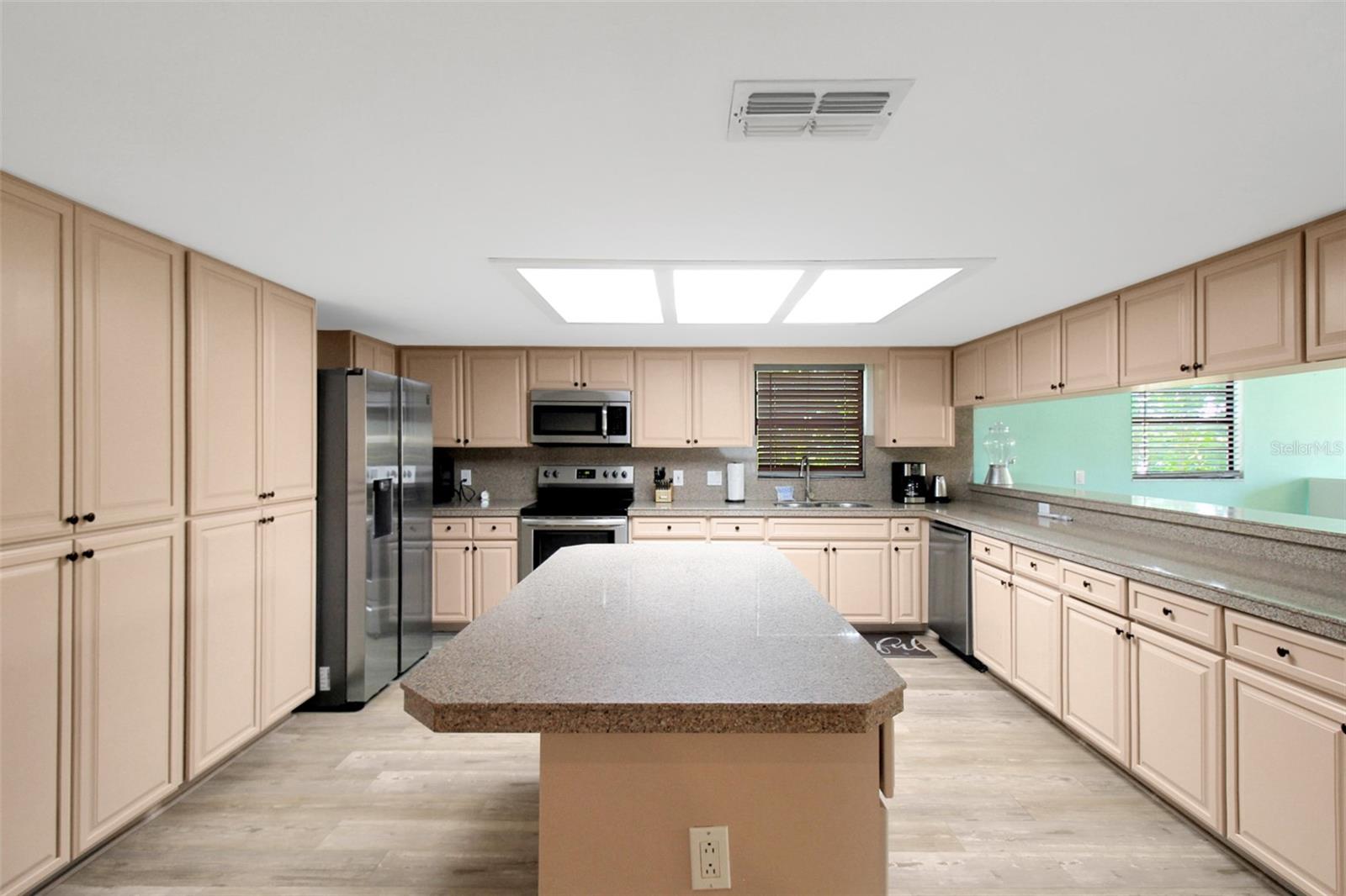 CONQUISTADOR BAYSIDE - Residential Lease