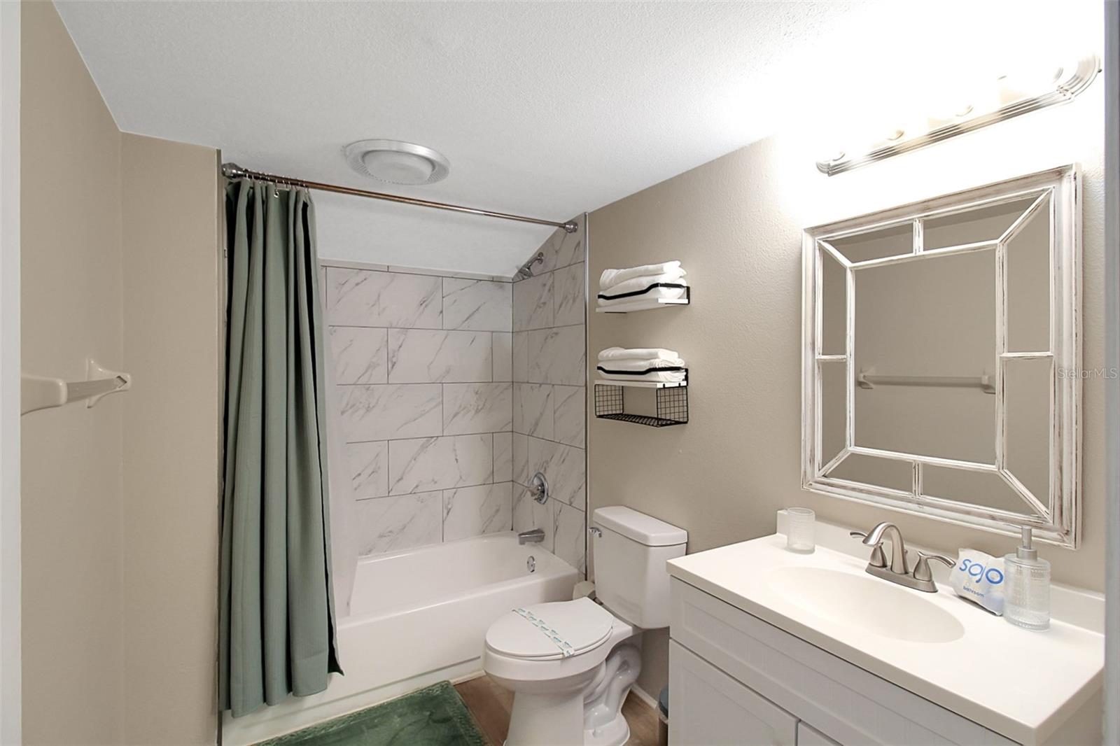 CONQUISTADOR BAYSIDE - Residential Lease