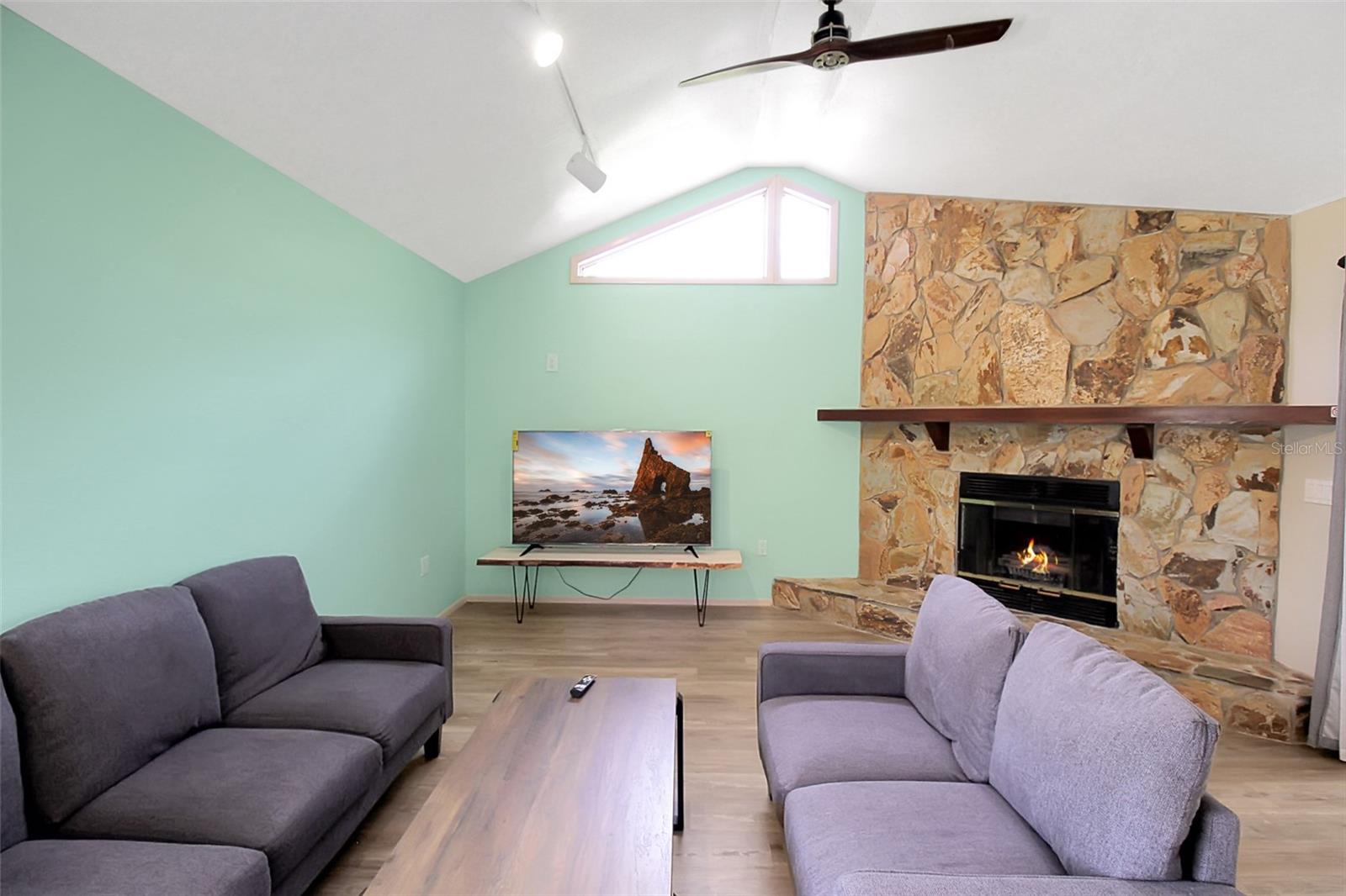 CONQUISTADOR BAYSIDE - Residential Lease