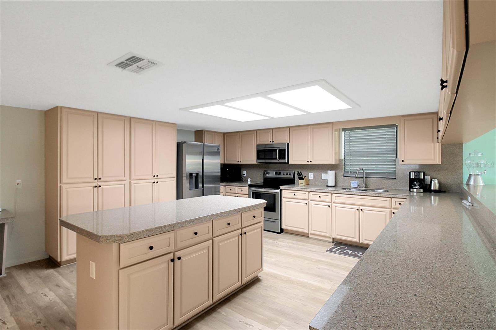 CONQUISTADOR BAYSIDE - Residential Lease