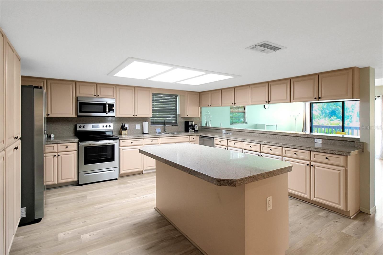 CONQUISTADOR BAYSIDE - Residential Lease